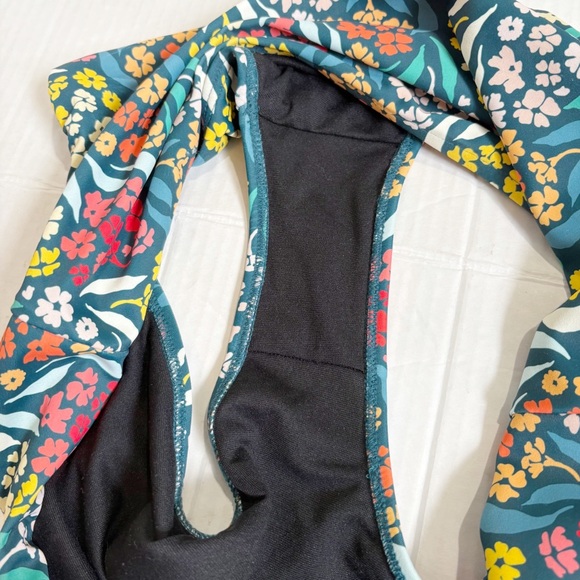 Albion Costa Floral Bikini Set Size Medium Bella Crop Top Size Large Bottoms - Picture 14 of 16
